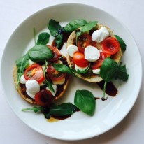 Broodje caprese met de allerlekkerste balsamicodressing